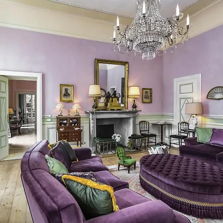 Lussuosa Sulle Sponde Dello Splendido Di