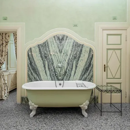 Holiday home Lussuosa Sulle Sponde Dello Splendido Di *