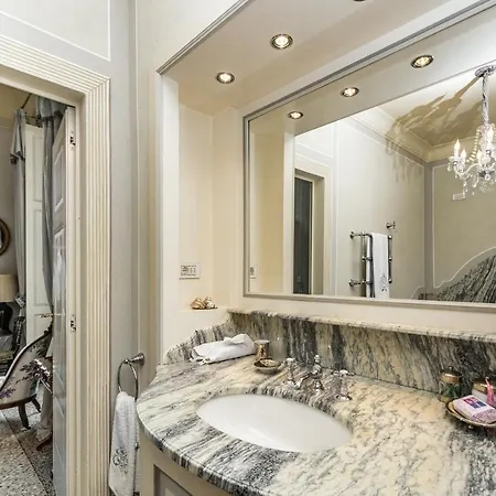 Holiday home Lussuosa Sulle Sponde Dello Splendido Di *