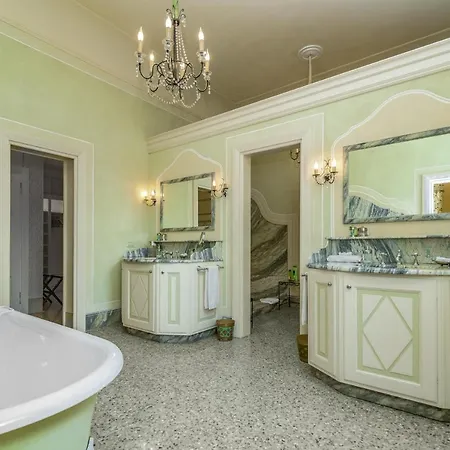 Holiday home Lussuosa Sulle Sponde Dello Splendido Di