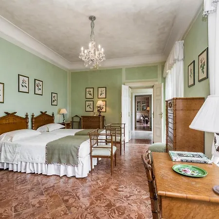 Holiday home Lussuosa Sulle Sponde Dello Splendido Di Torno
