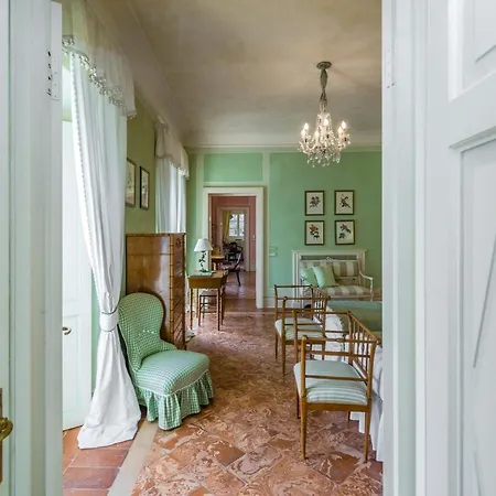 Lussuosa Sulle Sponde Dello Splendido Di Feriehus
