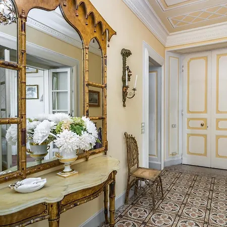Lussuosa Sulle Sponde Dello Splendido Di Holiday home